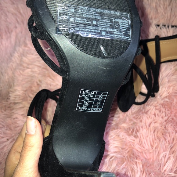 Black Sued heels - Picture 4 of 5
